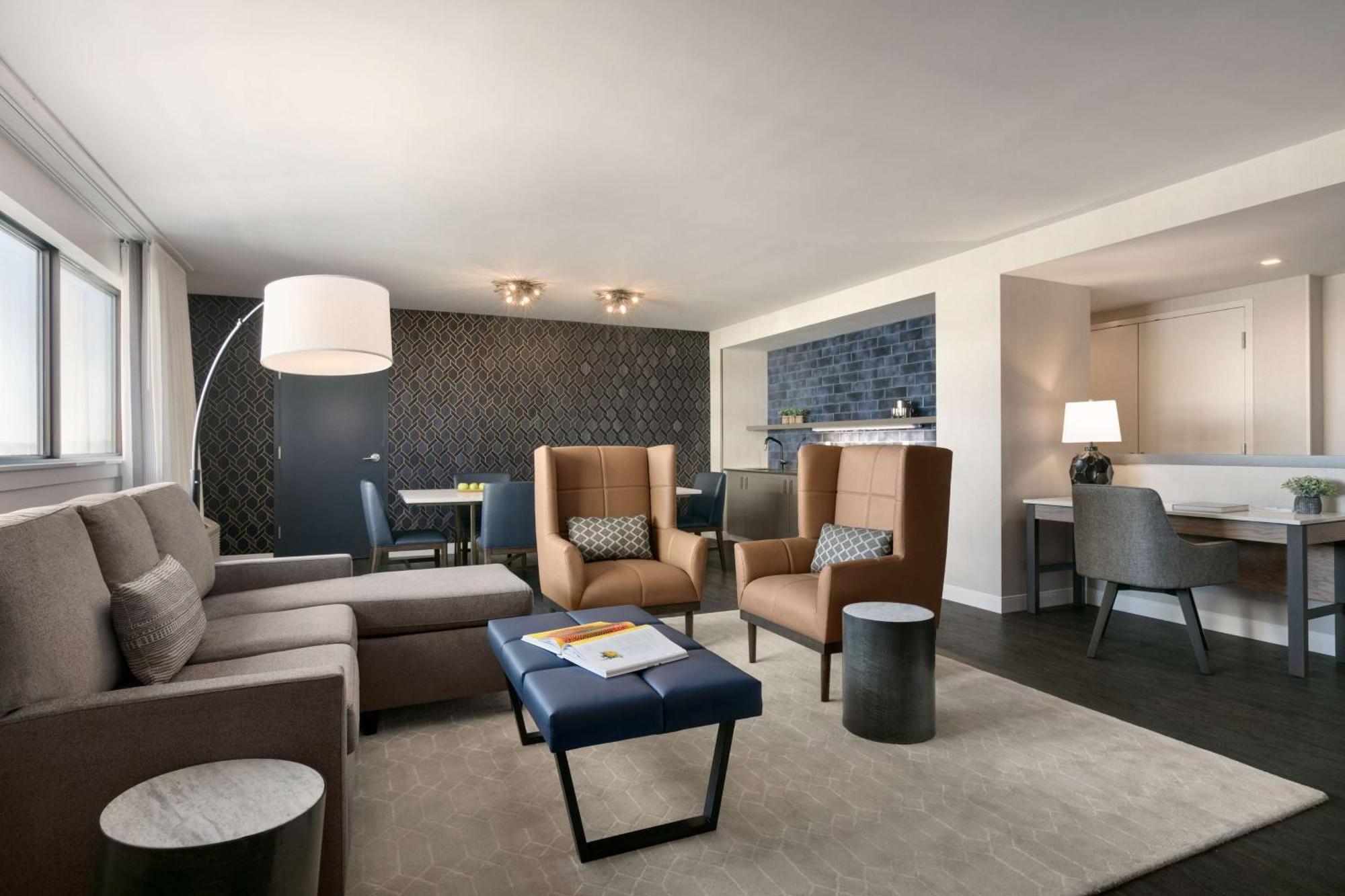 Doubletree By Hilton Canton Downtown Exteriör bild