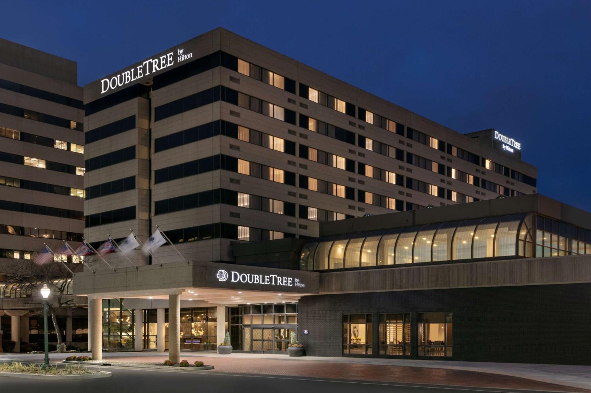 Doubletree By Hilton Canton Downtown Exteriör bild