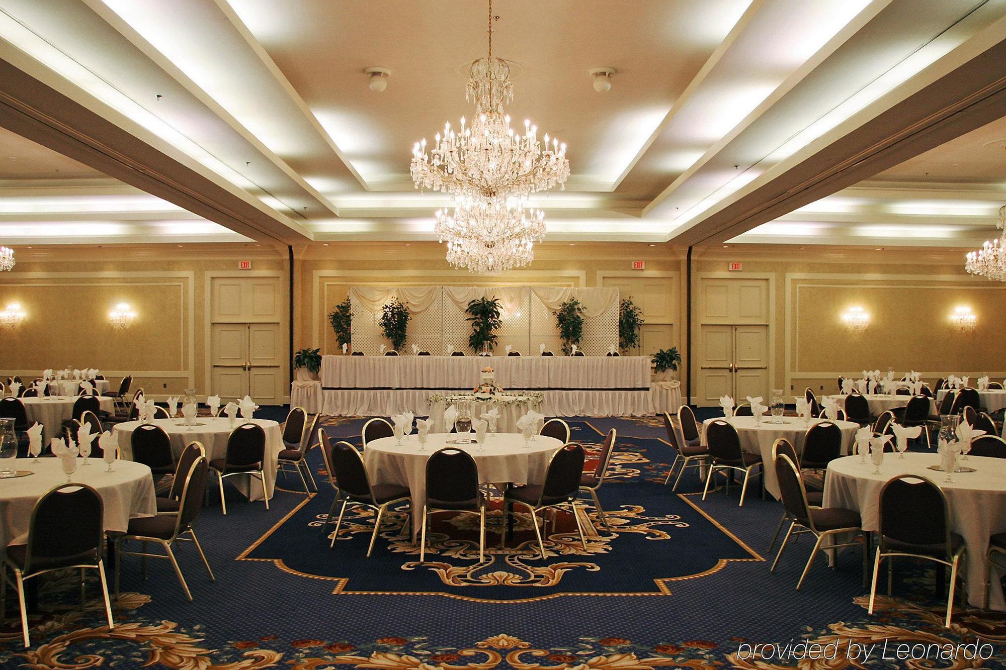 Doubletree By Hilton Canton Downtown Restaurang bild