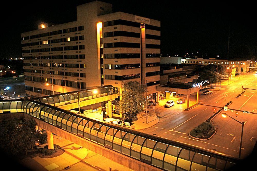 Doubletree By Hilton Canton Downtown Exteriör bild